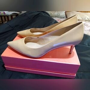 Cream patent pumps